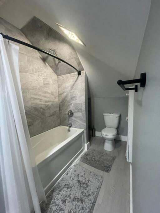 Unique Modern Luxury 2 Bedroom Apartment Rental Chapleau Eksteriør bilde